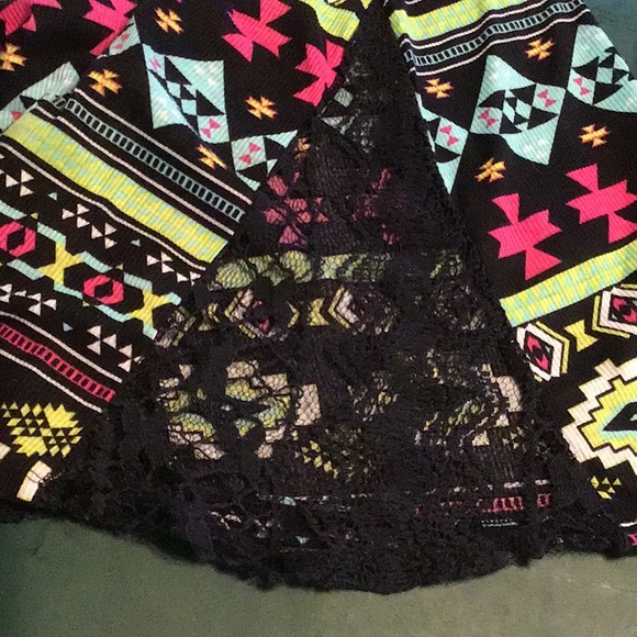 Rue21 Small lribbed Aztec tank/side lace panel - Picture 3 of 3